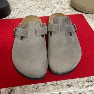 Birkenstock gray soft Suede leather Boston Clogs